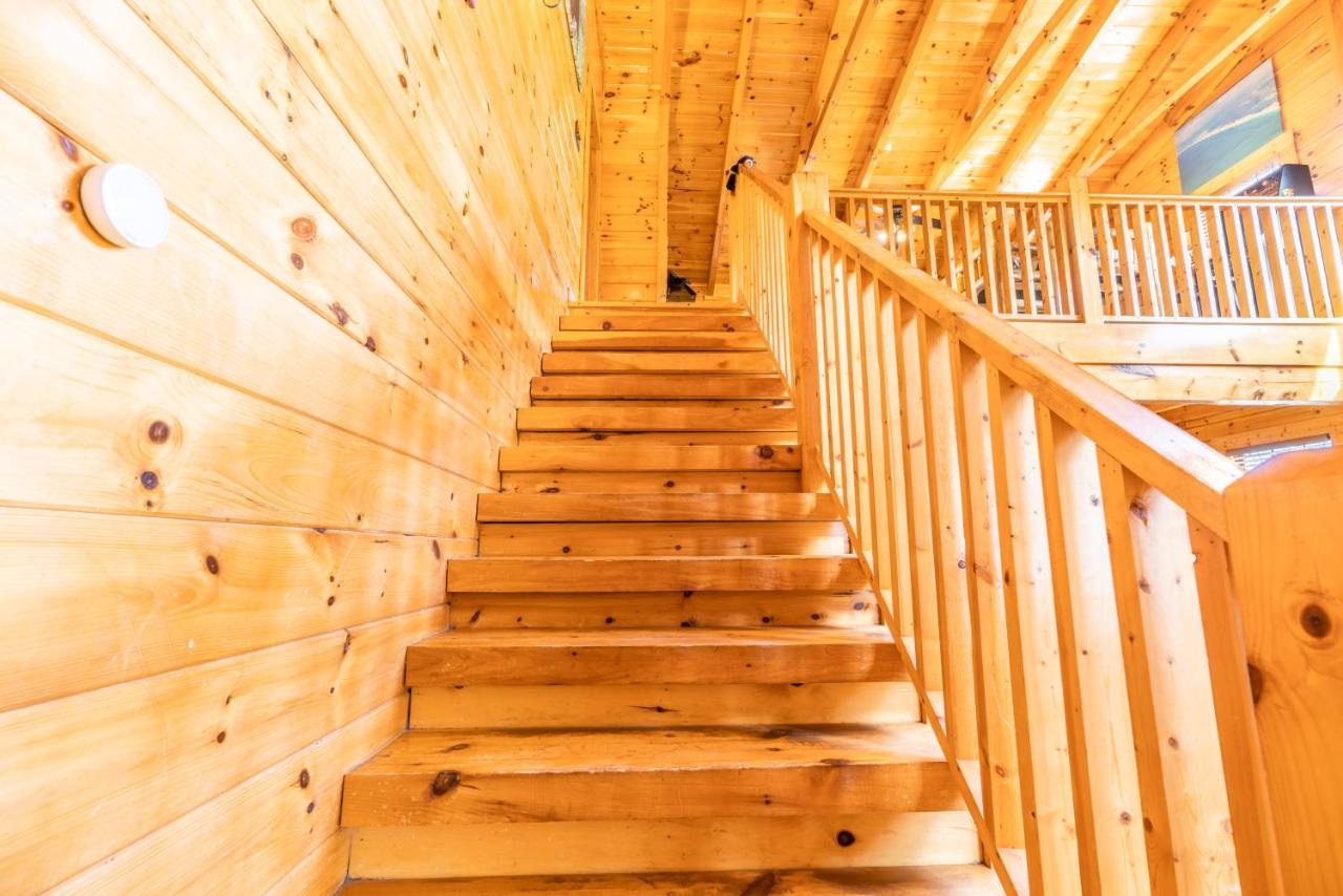 Comfort Cabin Bearway To Heaven W Private Hot Tub Pigeon Forge Dış mekan fotoğraf